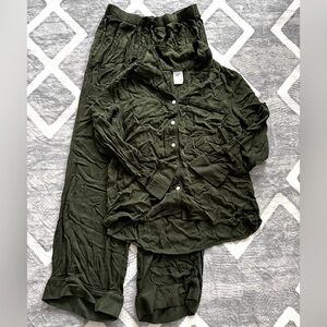 Women’s Lands End Sleep Set Size Medium -Both Top and Bottom